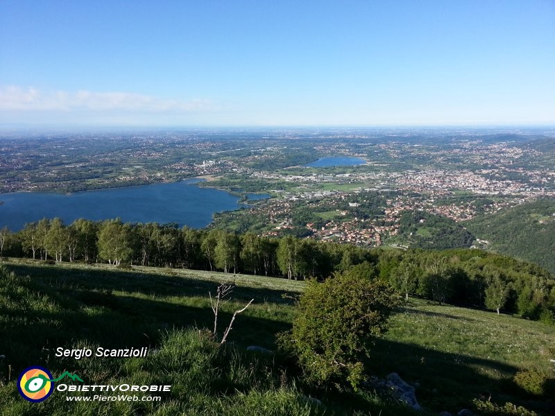 07 Laghi di Pusiano e Alserio battuti dal vento.jpg